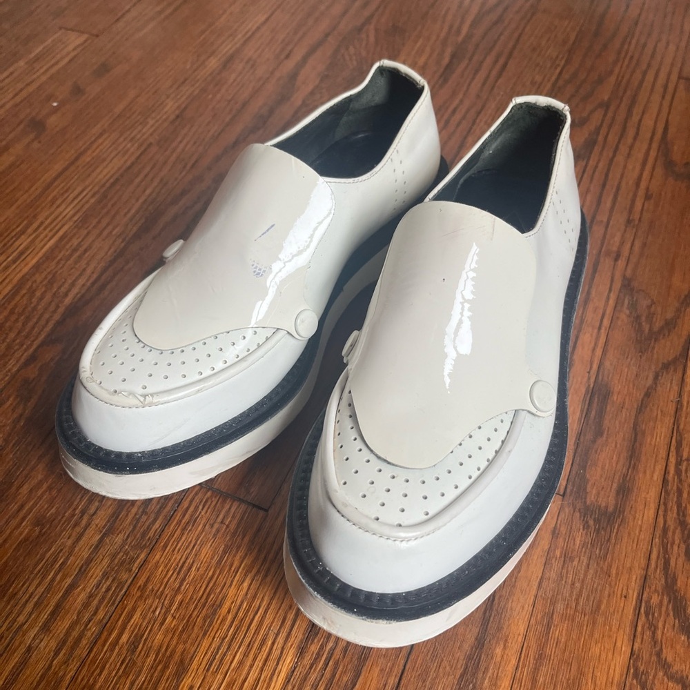 White Adeiv Loafer